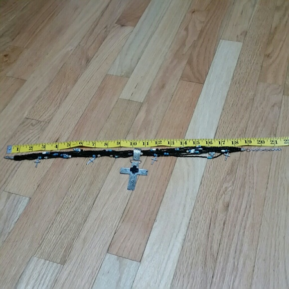 Beautiful Cross Necklace EUC - Picture 3 of 5